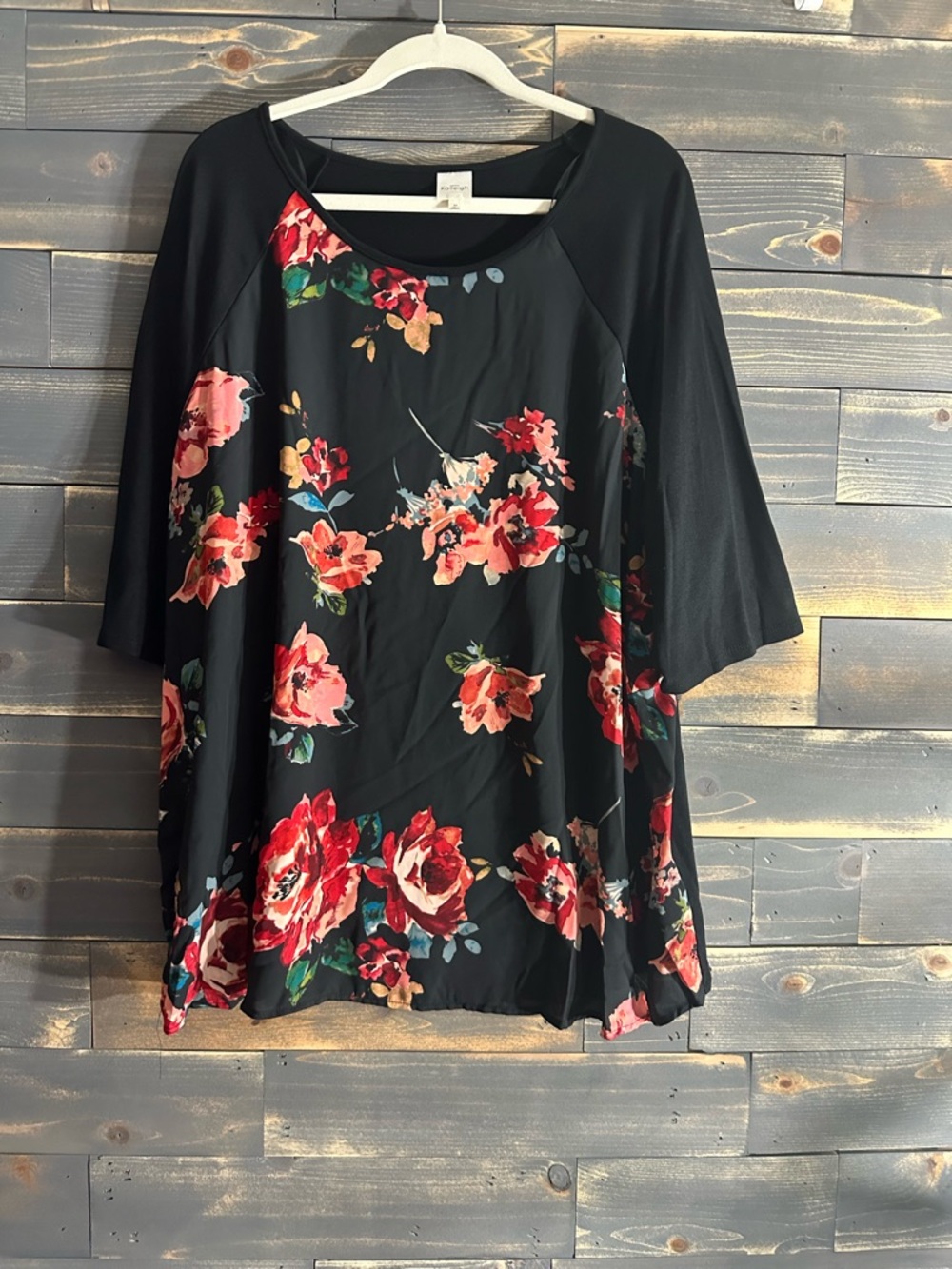 NWOT Kaileigh Black Tunic with Red Floral Print